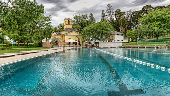 Freibad im Schlosspark