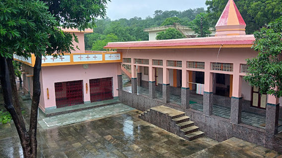 Sri Paramhans Ashram Barkhera