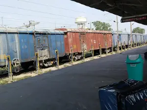Chheoki stn. tikona park