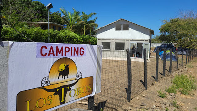 Los Toros Camping, Supply y Laundry
