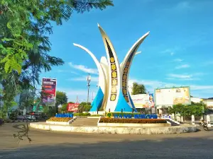 Tugu Simpang Lima Banda Aceh