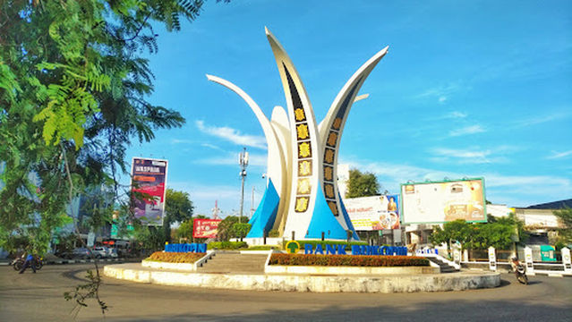 Tugu Simpang Lima Banda Aceh