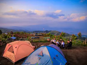 Wisata Kerinci - Strawberry & Villa