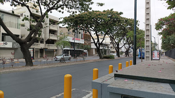 Clemente Yerovi Park - Kennedy