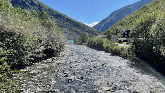 Tindevegen-Årdal waterfall