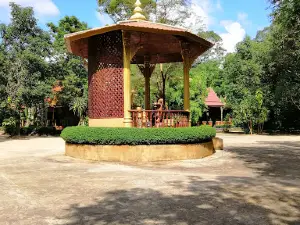 Wat Pa Bueng Khao Luang