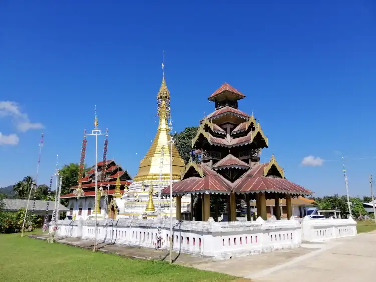 Hôtels à : Khun Yuam