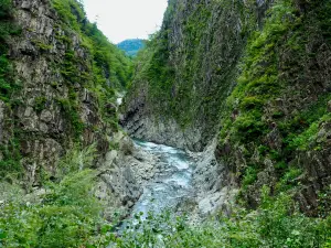 Kiyotsu Gorge