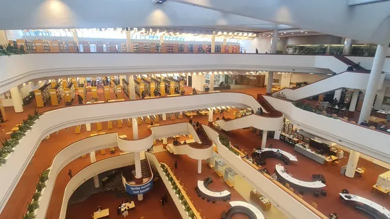 Toronto Public Library - Toronto Reference Library