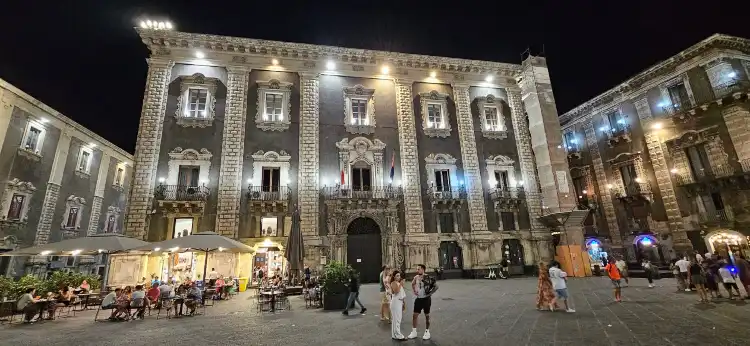 Hotel dekat Piazza Duomo