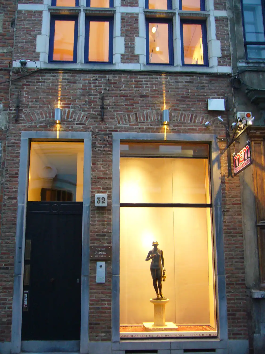 Hotel in zona MEM - Museum of Erotics and Mythology