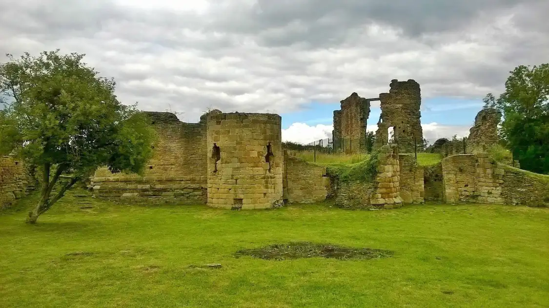 Hotels near Codnor Castle