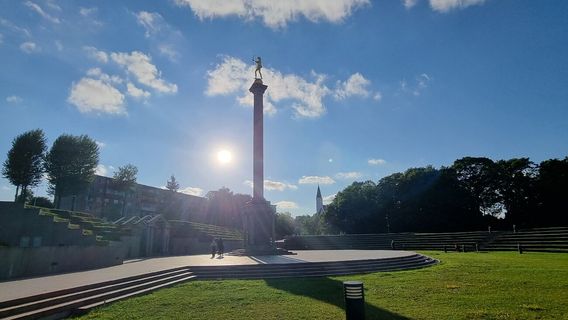 Sundial Square