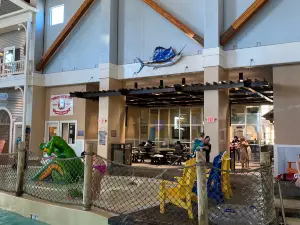 Parrot Cove Indoor Water Park