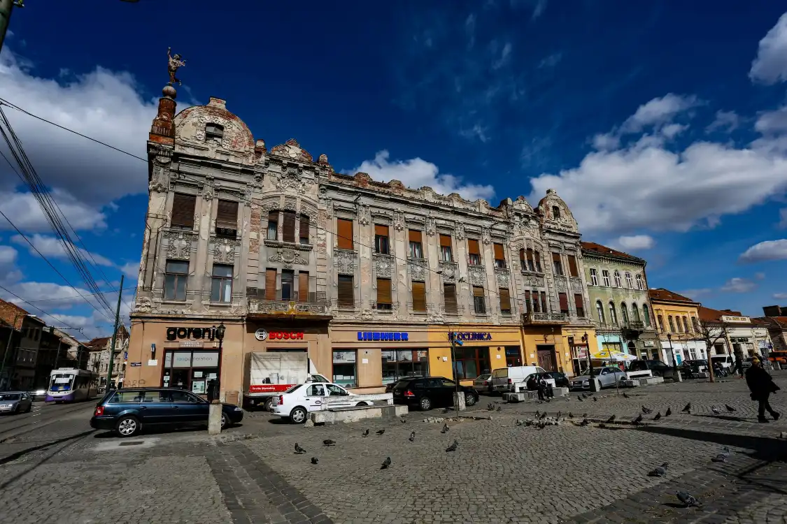 Hotels near Mercur Palace