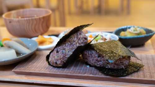 Genmai Onigiri Hitoyasumi