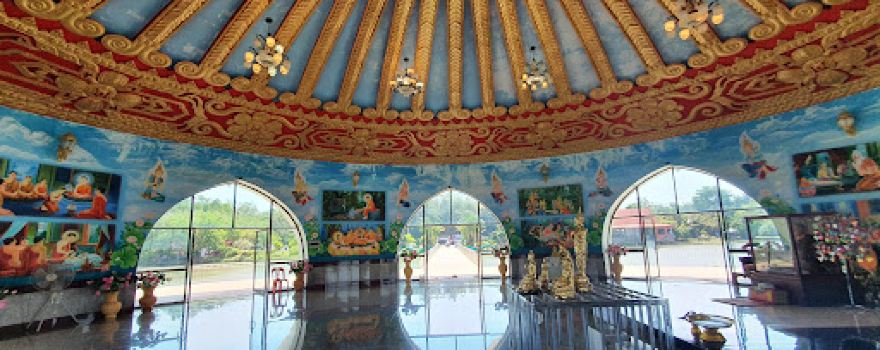 White Lotus temple Wat Santi Wanaram