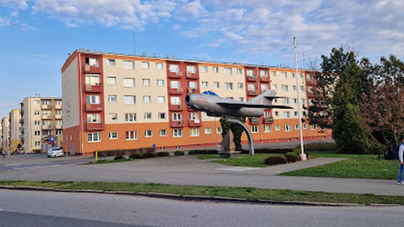 Pomnik Lim-1 licencyjny MiG-15