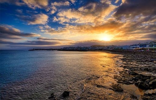 Compare 4 airports near Playa Blanca