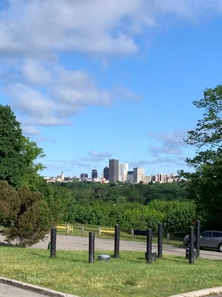 Hotels near Cobbs Hill Park