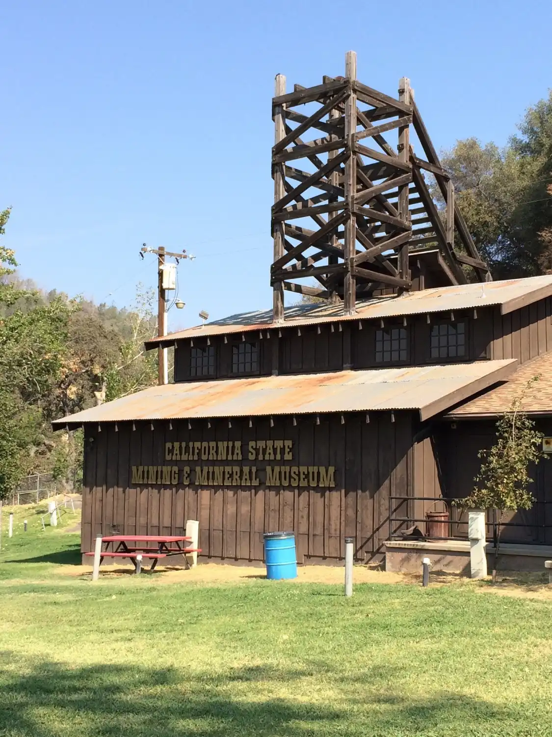 Hotel dekat California State Mining and Mineral Museum