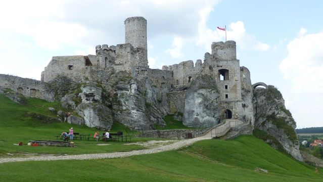 Замок Огродзенец
