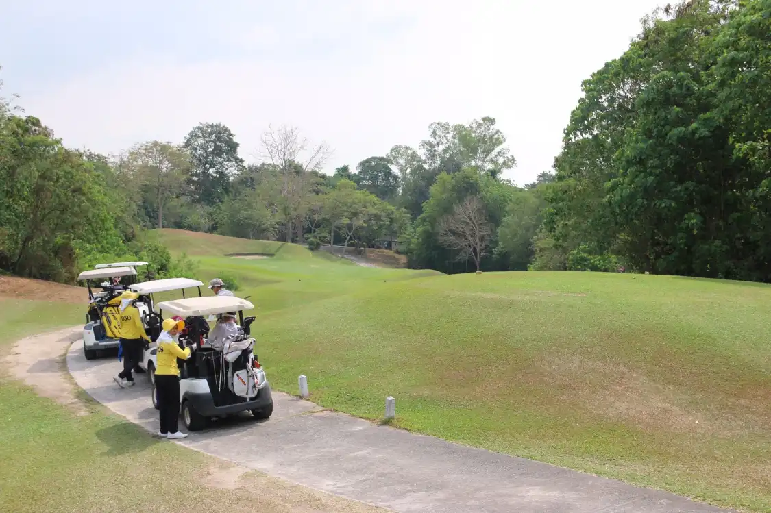 Hotels near The Emerald Golf Club