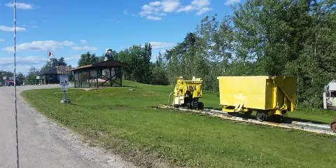 Flintabbaty Flonatin Statue