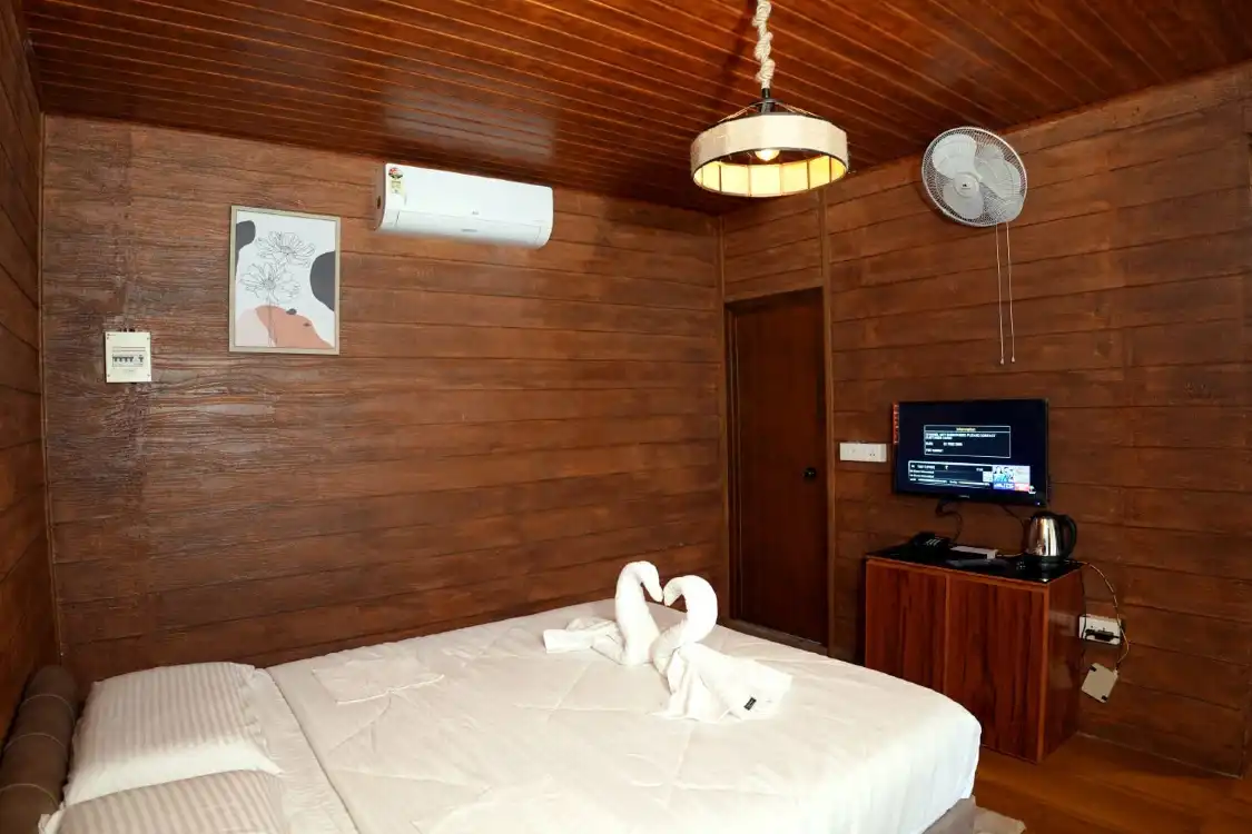 Hotels near Janaki Forest