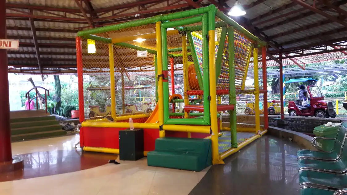Hotels near Taman Topi Bogor
