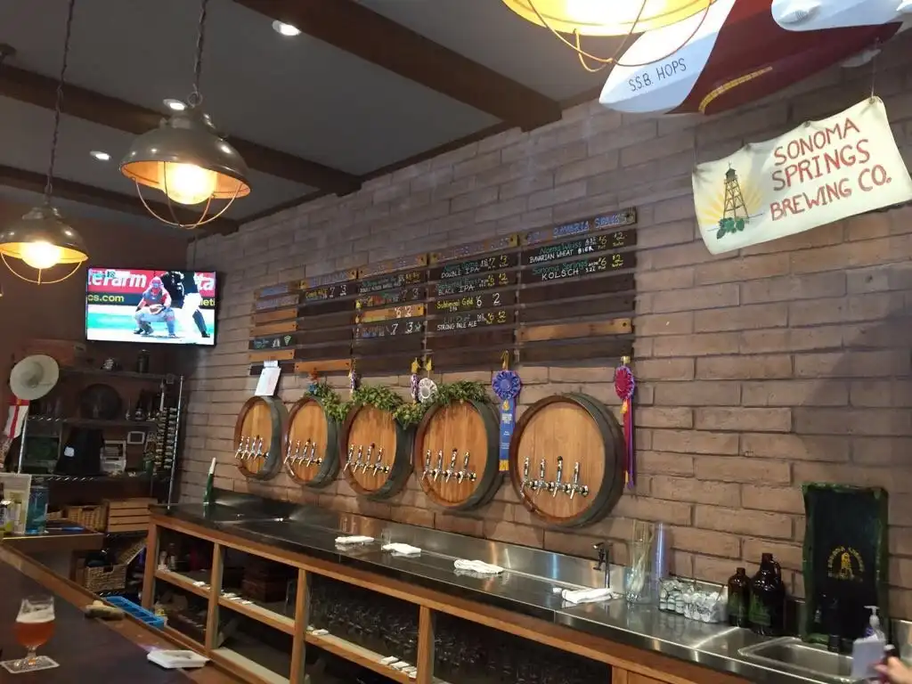 Các khách sạn gần Sonoma Springs Brewing Co