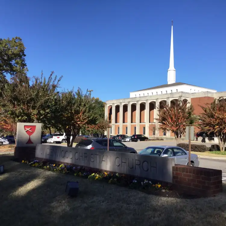 Các khách sạn gần Lindenwood Christian Church