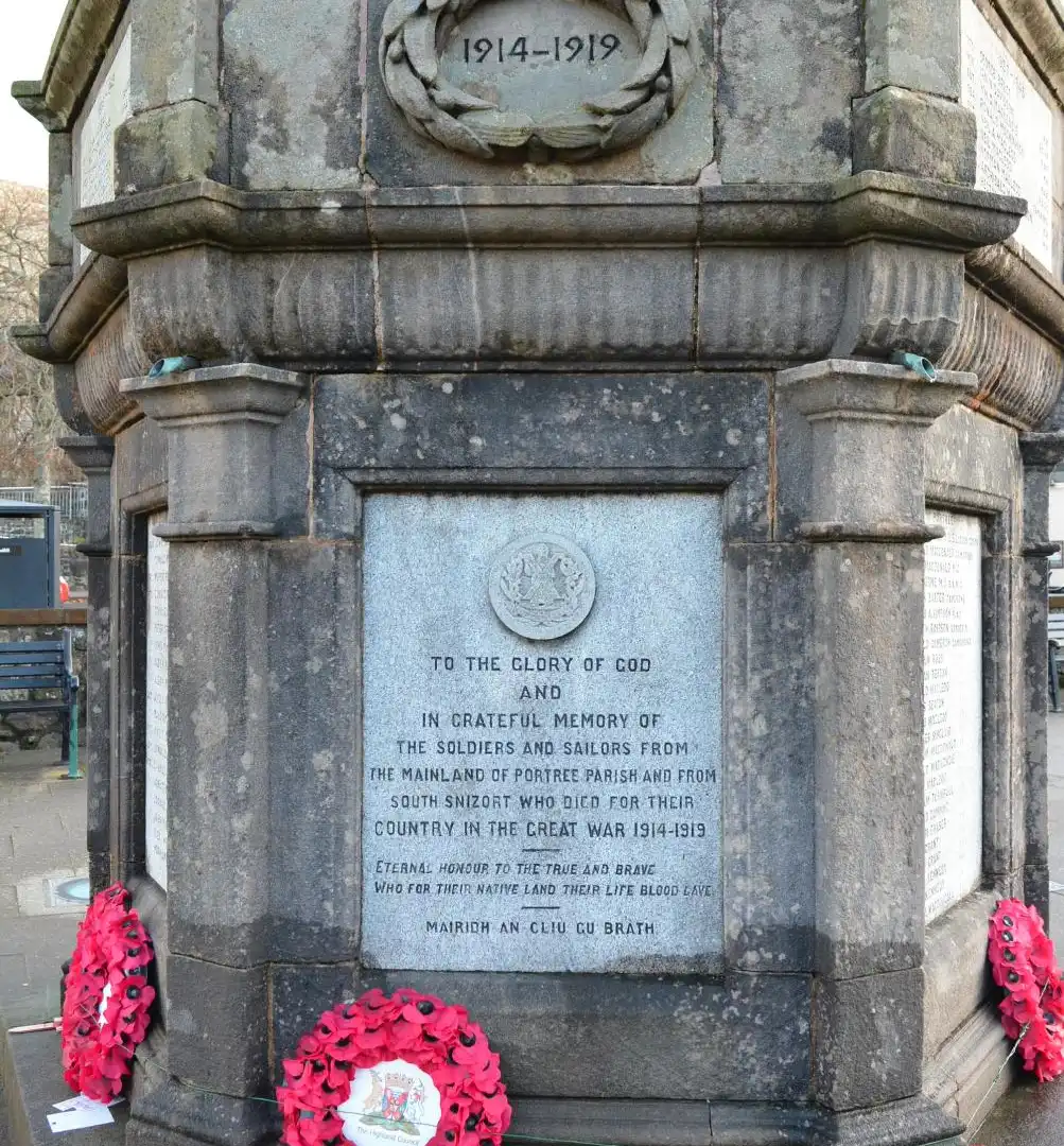 Hotels near Somerled Square War Memorial