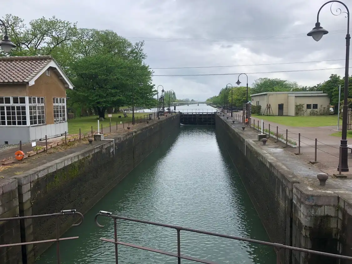 Hotels near Nakajima Locks