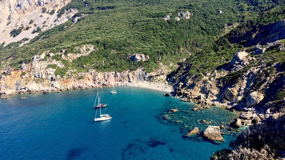 Kastro Beach