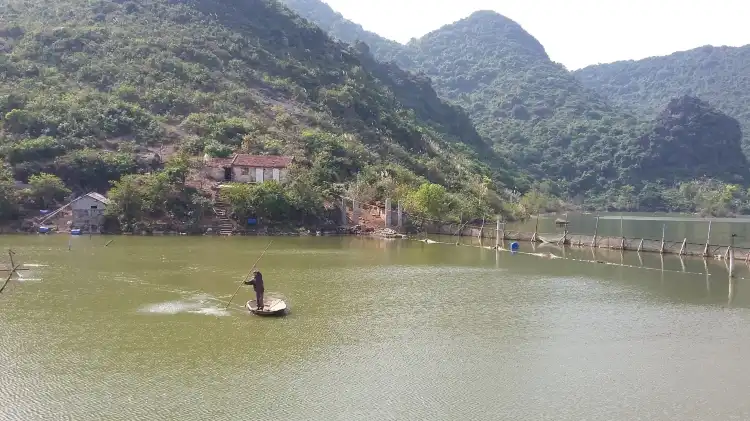 Hotels in Yen Mo District