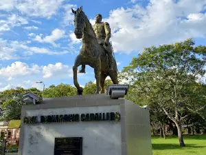 Plaza "Bernardino Caballero", Villa Florida