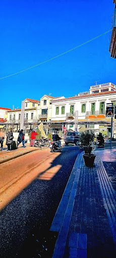 Plateía Agías Lávras (Square)