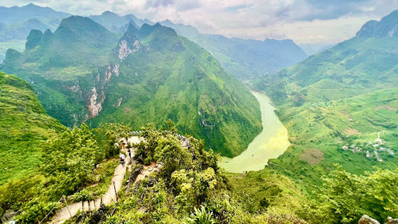 Bến thuyền tham quan hẻm Tu Sản