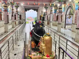 Shri Gururatneshwar Mandir (Gurudham)