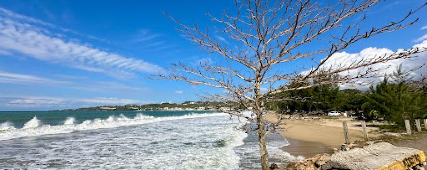 Colón Beach
