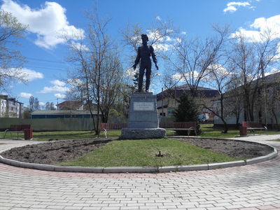 Pamyatnik N.n. Miklukho-Maklayu