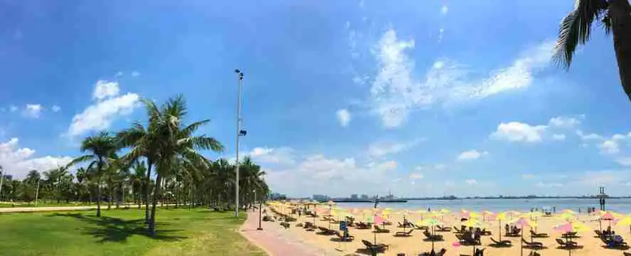 Hotels near Holiday Beach