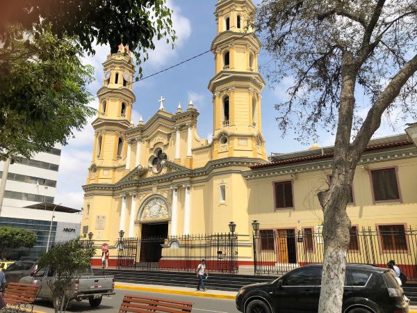 Santa Cruz de la Sierra til Piura ​​fly