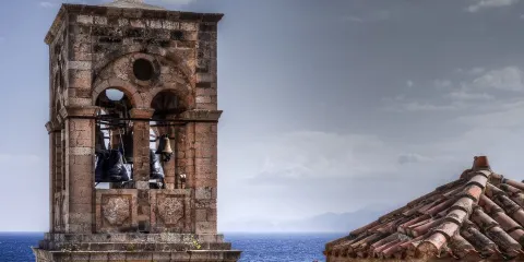 Church of Christ in Chains （Christos Elkomenos）