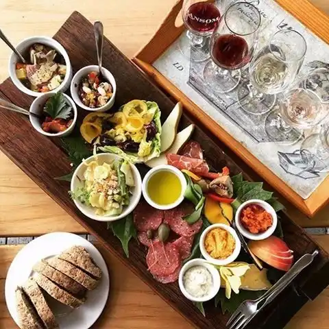 Hotels near Ransom Winery