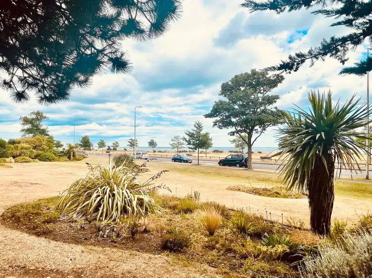 Hotels near Barnhill Rock Garden