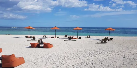杜馬陸安海灘