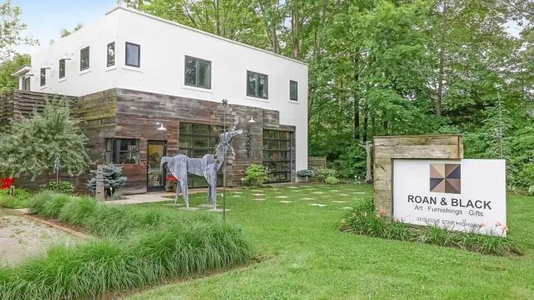 Hotels near Roan & Black