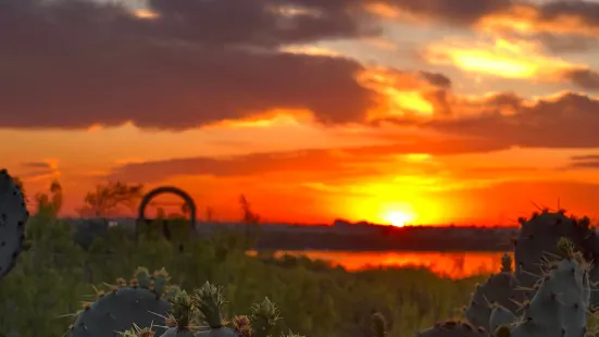 Lake Casa Blanca International State Park